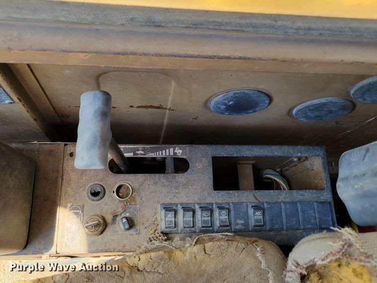 image for item DM2386 1990 Caterpillar E240  excavator