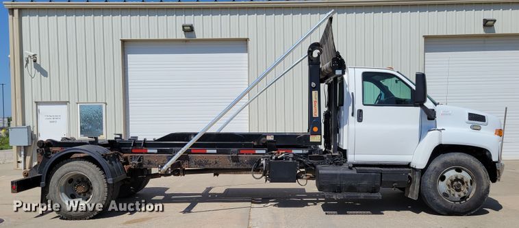 image for item DM2399 2005 GMC C6500  hook lift truck