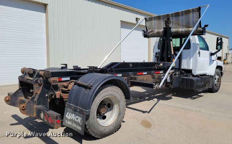 image for item DM2399 2005 GMC C6500  hook lift truck