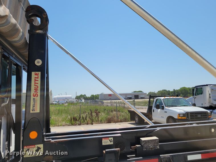 image for item DM2399 2005 GMC C6500  hook lift truck