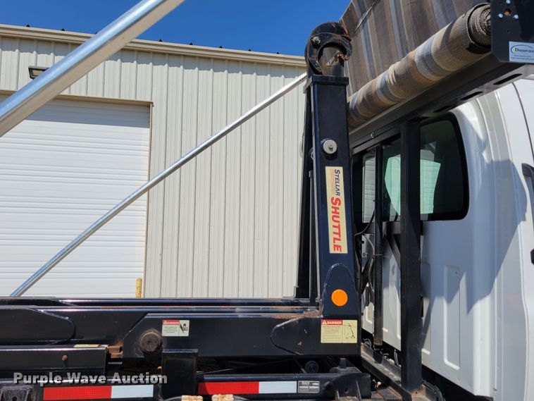 image for item DM2399 2005 GMC C6500  hook lift truck