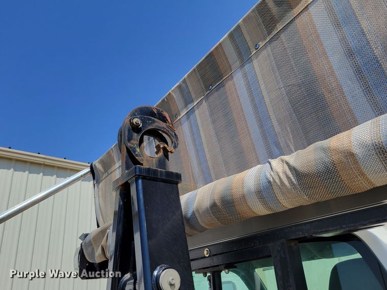 image for item DM2399 2005 GMC C6500  hook lift truck