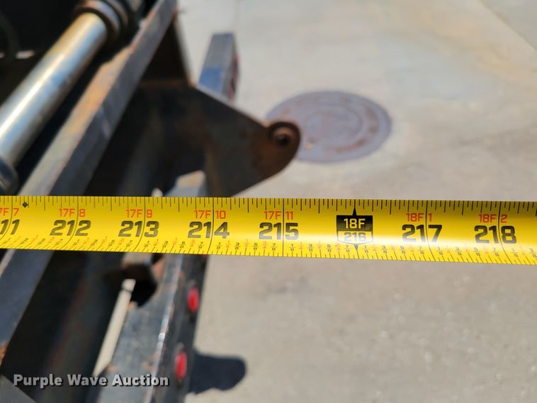 image for item DM2399 2005 GMC C6500  hook lift truck