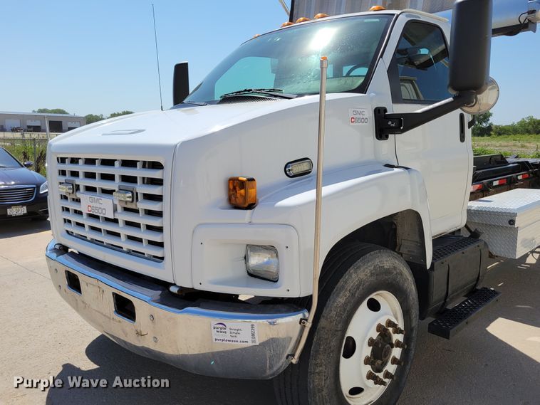 image for item DM2399 2005 GMC C6500  hook lift truck