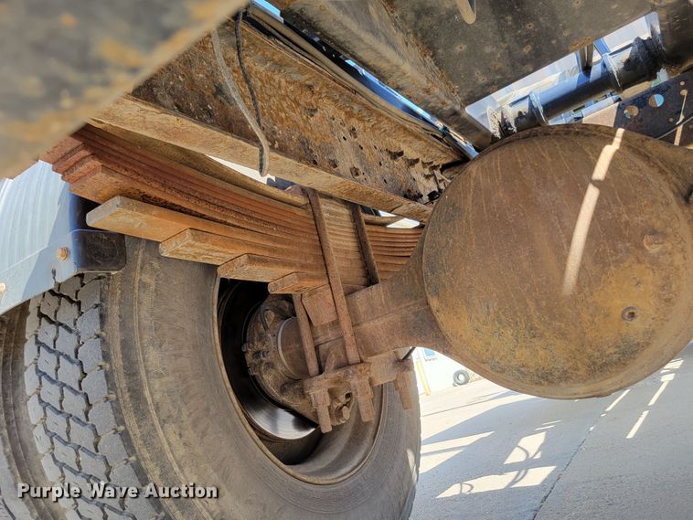 image for item DM2399 2005 GMC C6500  hook lift truck