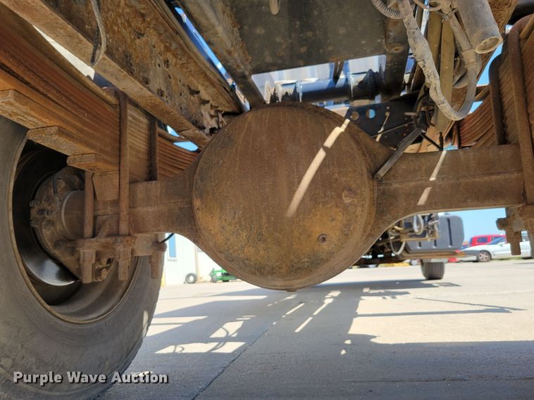 image for item DM2399 2005 GMC C6500  hook lift truck