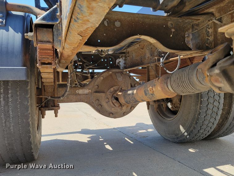 image for item DM2399 2005 GMC C6500  hook lift truck