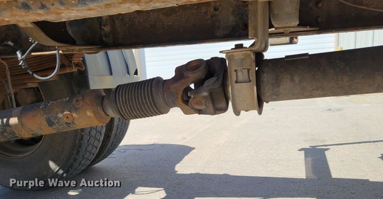 image for item DM2399 2005 GMC C6500  hook lift truck