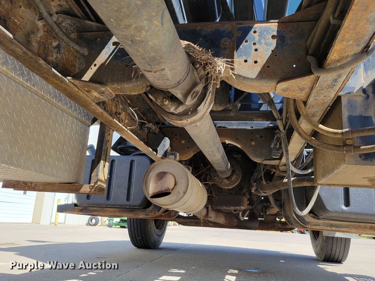 image for item DM2399 2005 GMC C6500  hook lift truck