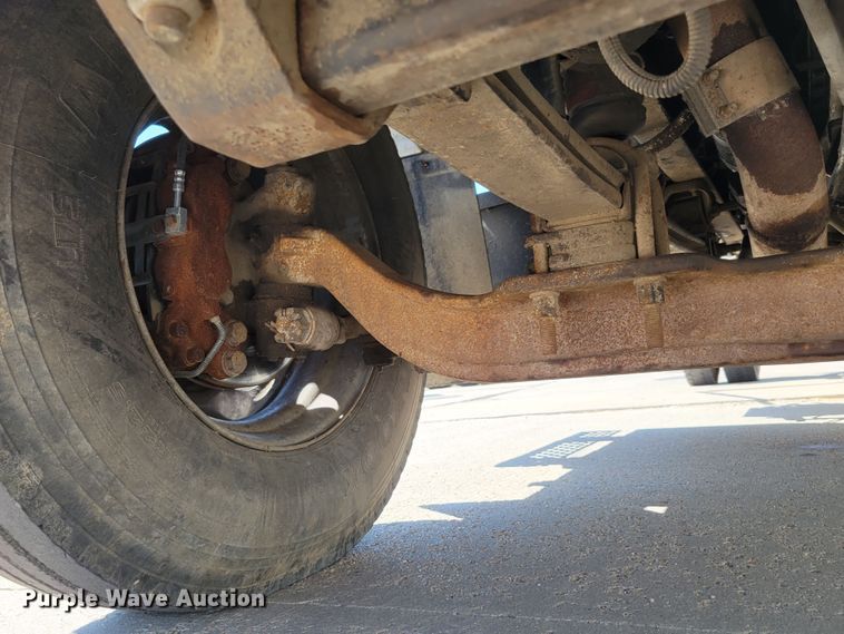 image for item DM2399 2005 GMC C6500  hook lift truck