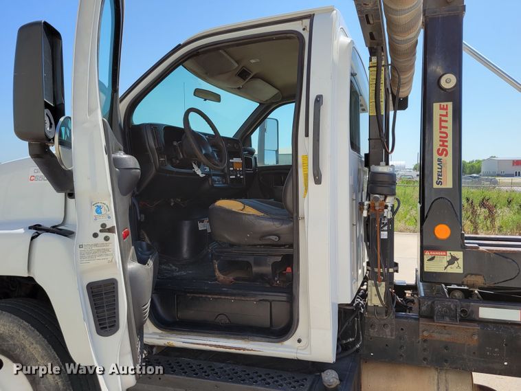 image for item DM2399 2005 GMC C6500  hook lift truck