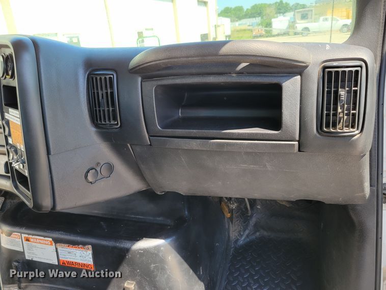 image for item DM2399 2005 GMC C6500  hook lift truck