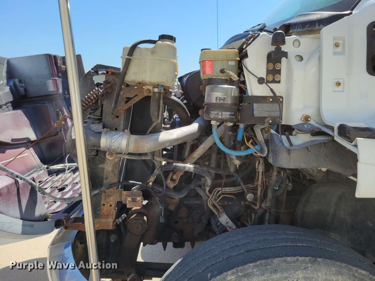 image for item DM2399 2005 GMC C6500  hook lift truck