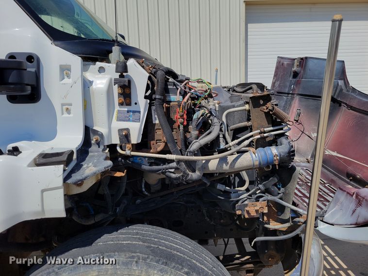 image for item DM2399 2005 GMC C6500  hook lift truck