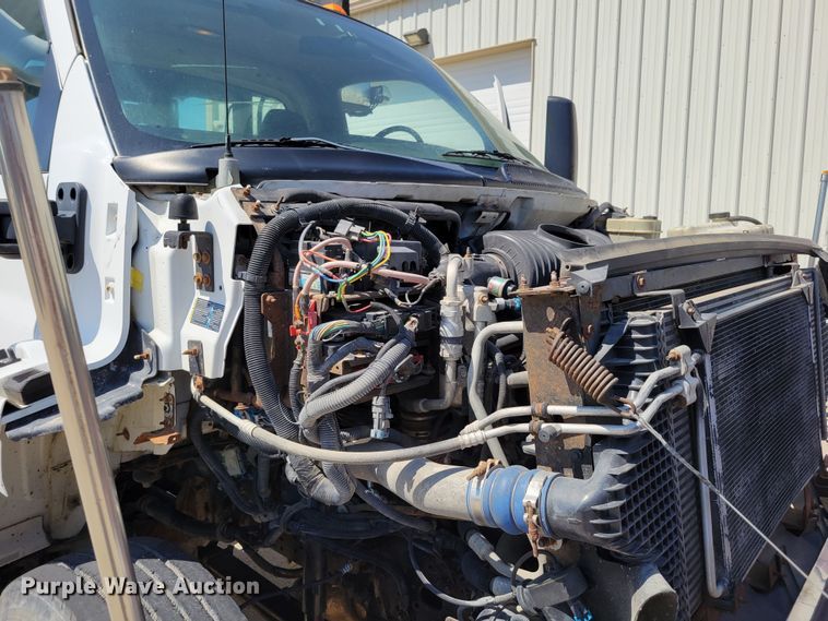 image for item DM2399 2005 GMC C6500  hook lift truck