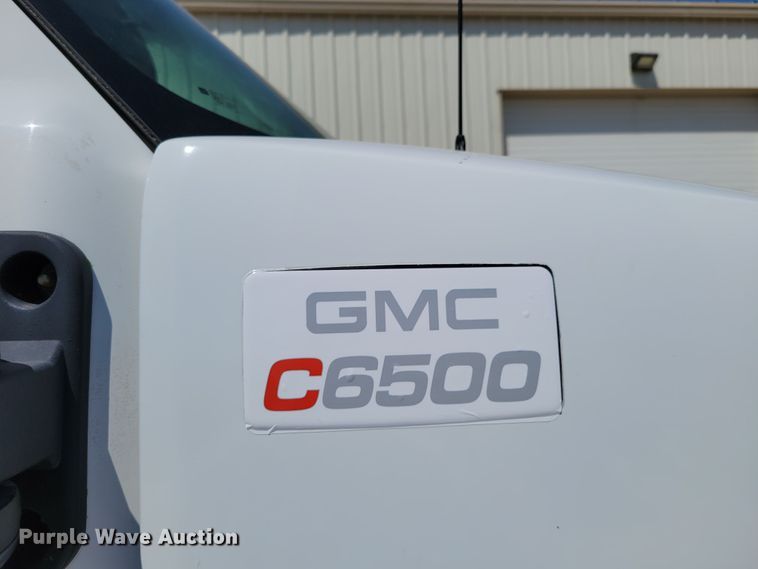 image for item DM2399 2005 GMC C6500  hook lift truck