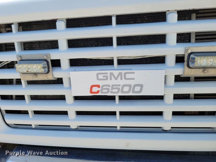 image for item DM2399 2005 GMC C6500  hook lift truck