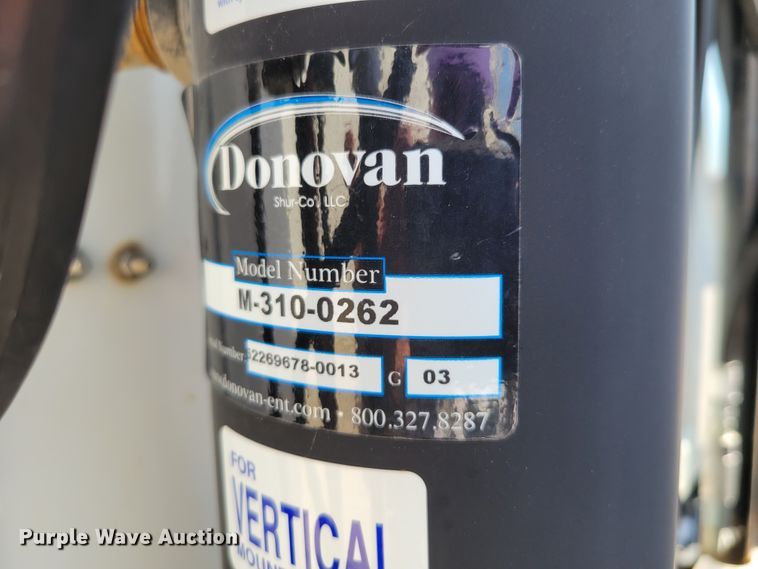 image for item DM2399 2005 GMC C6500  hook lift truck