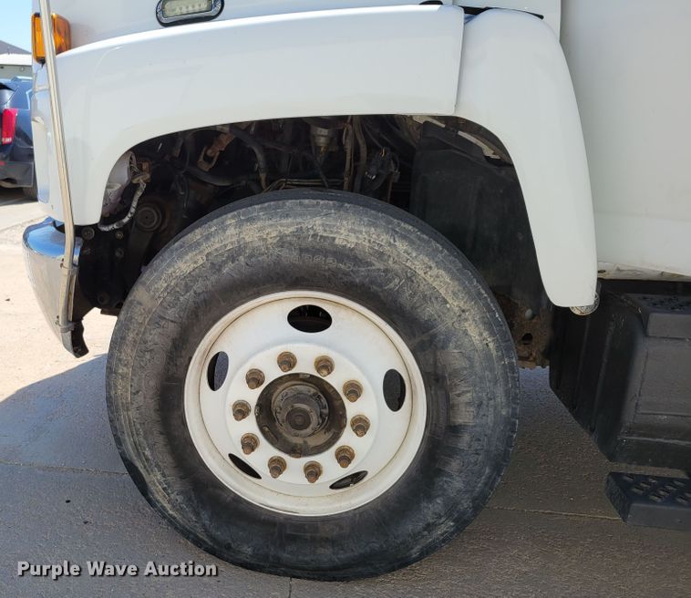 image for item DM2399 2005 GMC C6500  hook lift truck