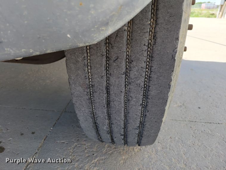 image for item DM2399 2005 GMC C6500  hook lift truck