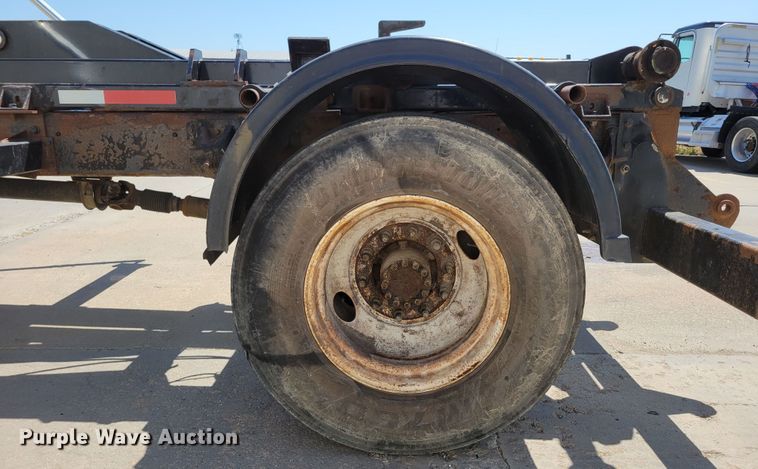 image for item DM2399 2005 GMC C6500  hook lift truck