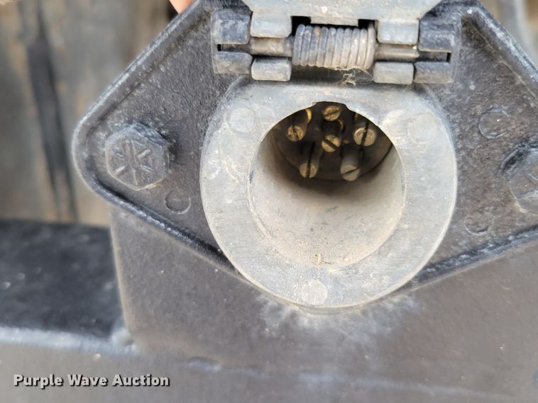 image for item DM2426 2004 International 4200  chipper truck