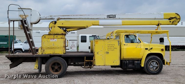 image for item DM2427 1987 Chevrolet C6500  bucket truck