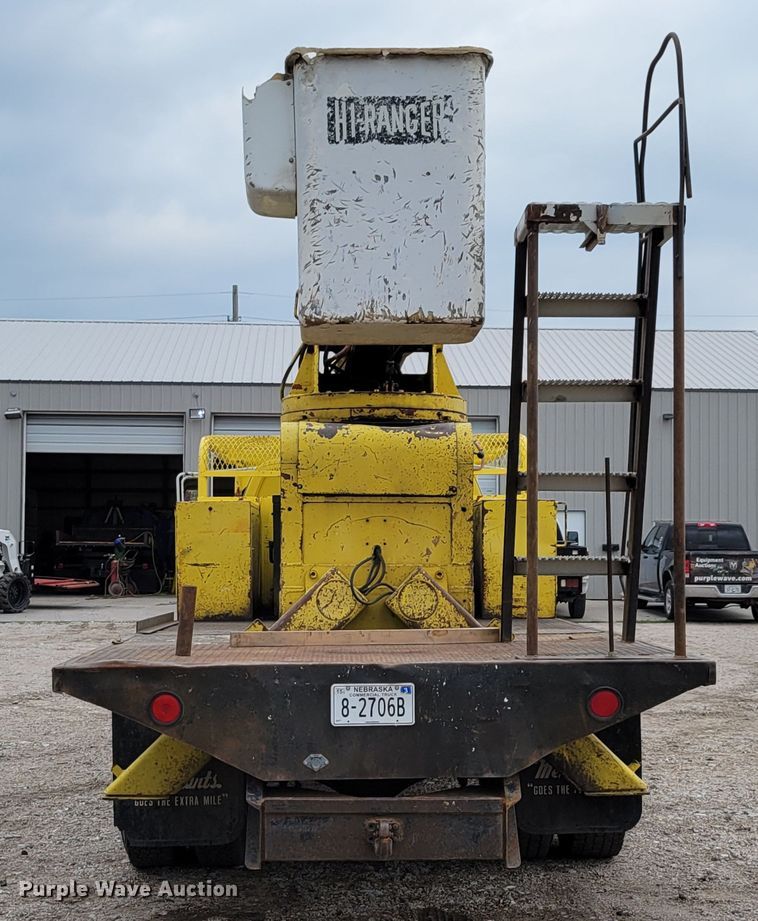 image for item DM2427 1987 Chevrolet C6500  bucket truck
