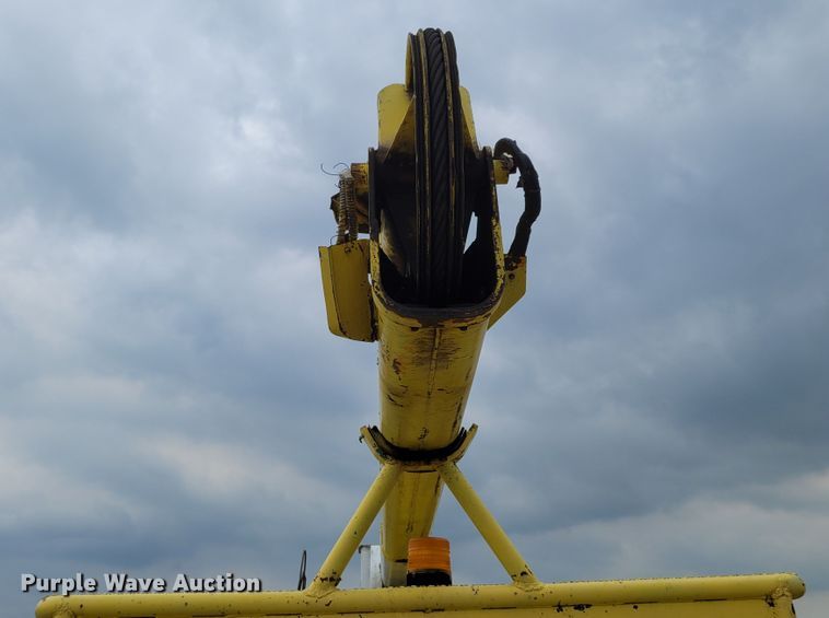 image for item DM2427 1987 Chevrolet C6500  bucket truck