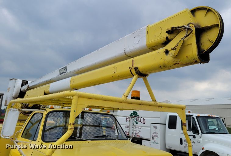 image for item DM2427 1987 Chevrolet C6500  bucket truck