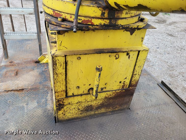 image for item DM2427 1987 Chevrolet C6500  bucket truck