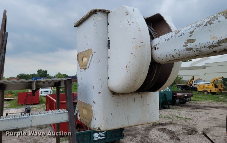 image for item DM2427 1987 Chevrolet C6500  bucket truck