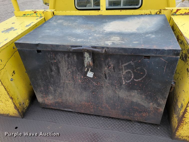 image for item DM2427 1987 Chevrolet C6500  bucket truck