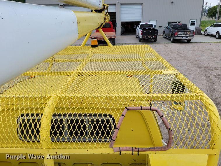 image for item DM2427 1987 Chevrolet C6500  bucket truck