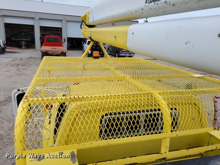 image for item DM2427 1987 Chevrolet C6500  bucket truck