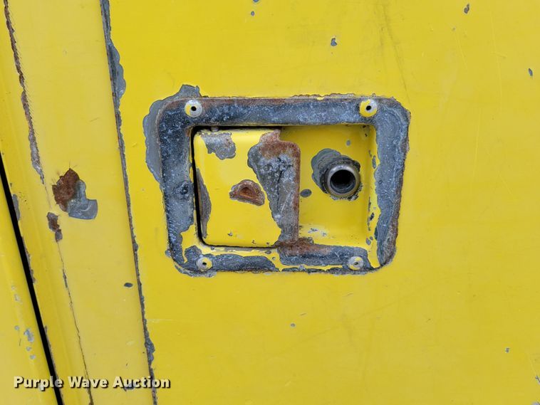 image for item DM2427 1987 Chevrolet C6500  bucket truck