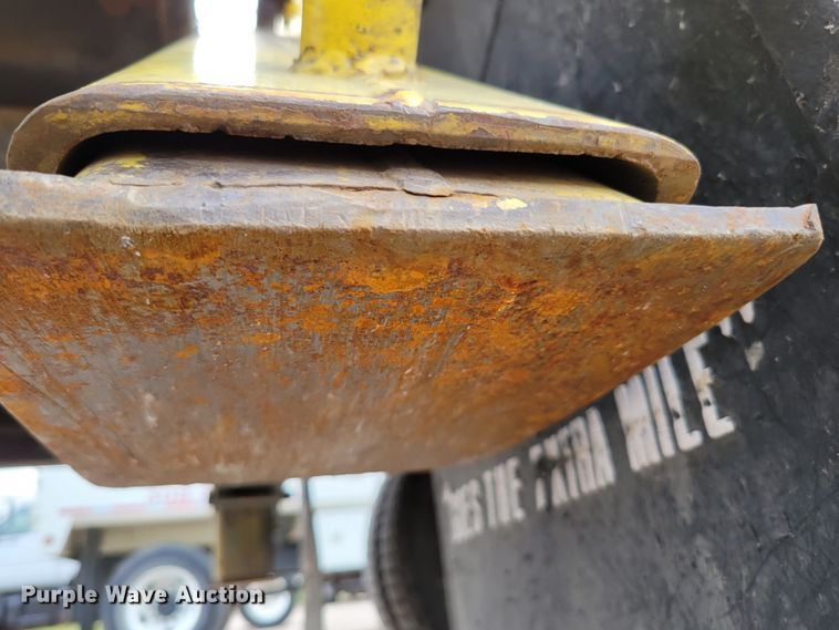 image for item DM2427 1987 Chevrolet C6500  bucket truck