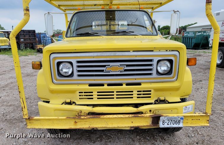 image for item DM2427 1987 Chevrolet C6500  bucket truck
