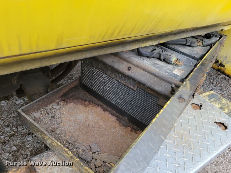 image for item DM2427 1987 Chevrolet C6500  bucket truck