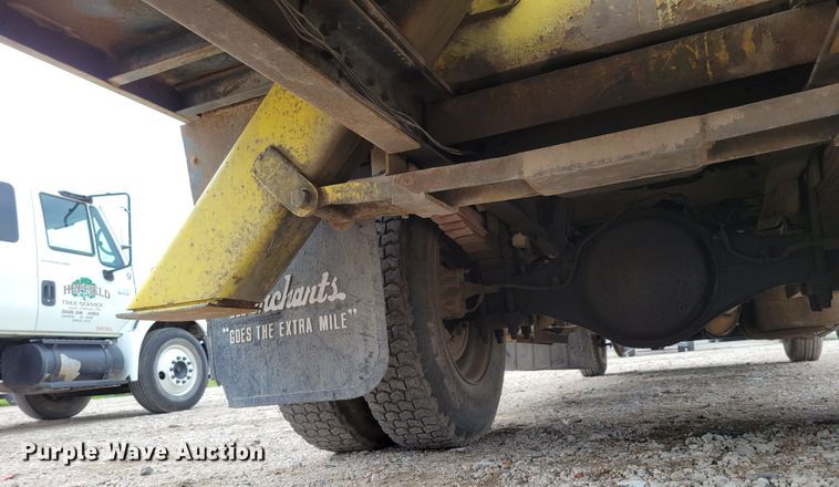 image for item DM2427 1987 Chevrolet C6500  bucket truck