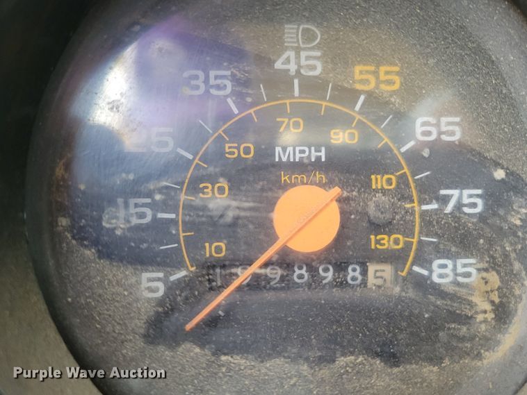 image for item DM2427 1987 Chevrolet C6500  bucket truck