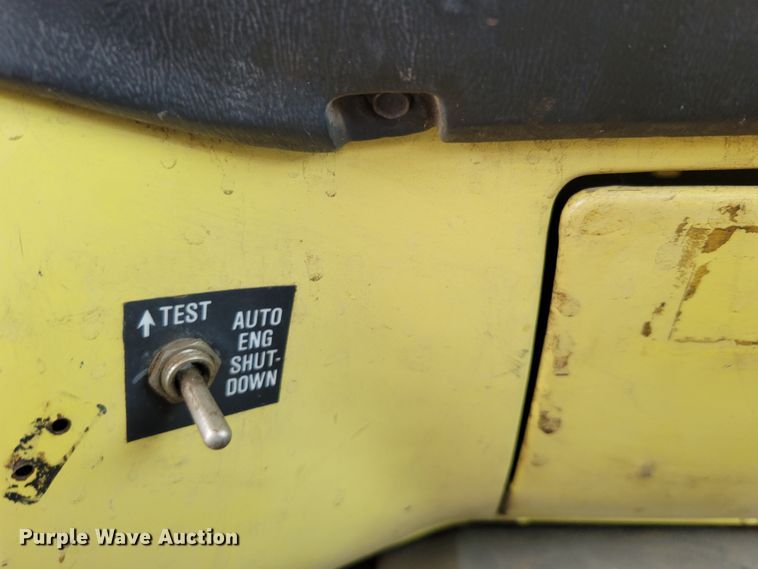 image for item DM2427 1987 Chevrolet C6500  bucket truck