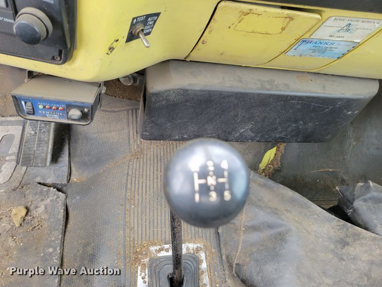 image for item DM2427 1987 Chevrolet C6500  bucket truck