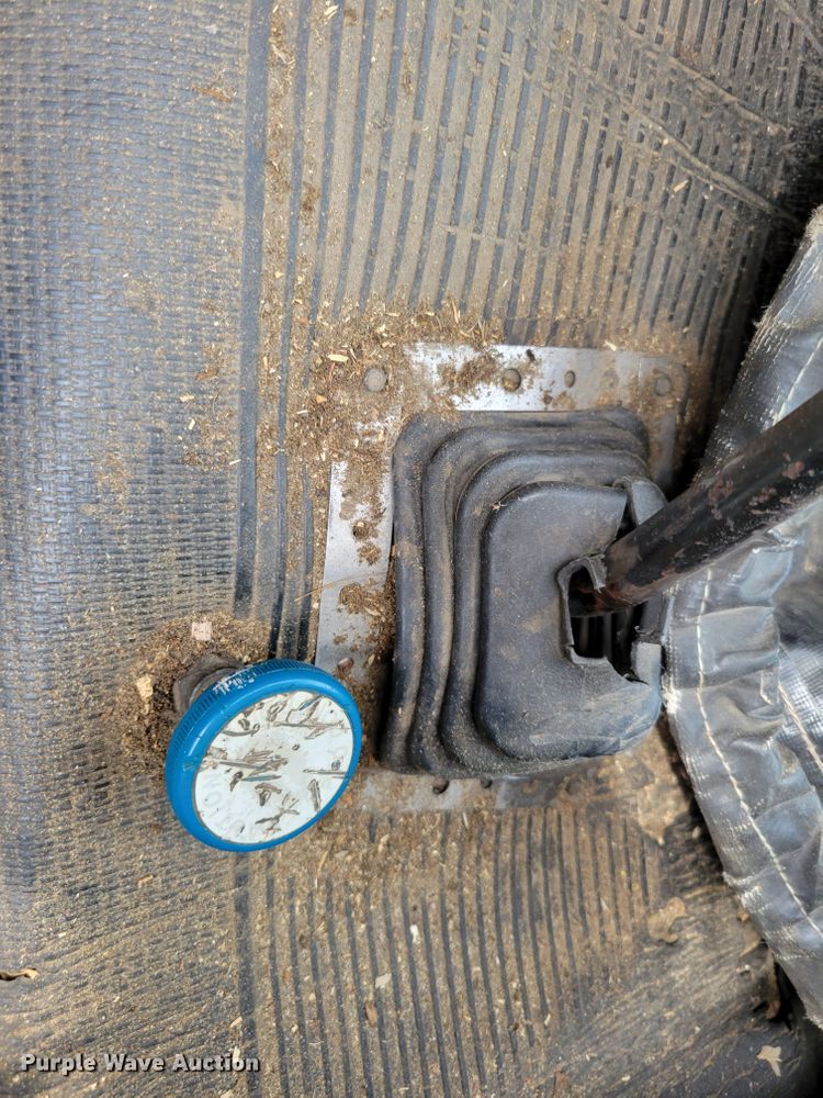 image for item DM2427 1987 Chevrolet C6500  bucket truck