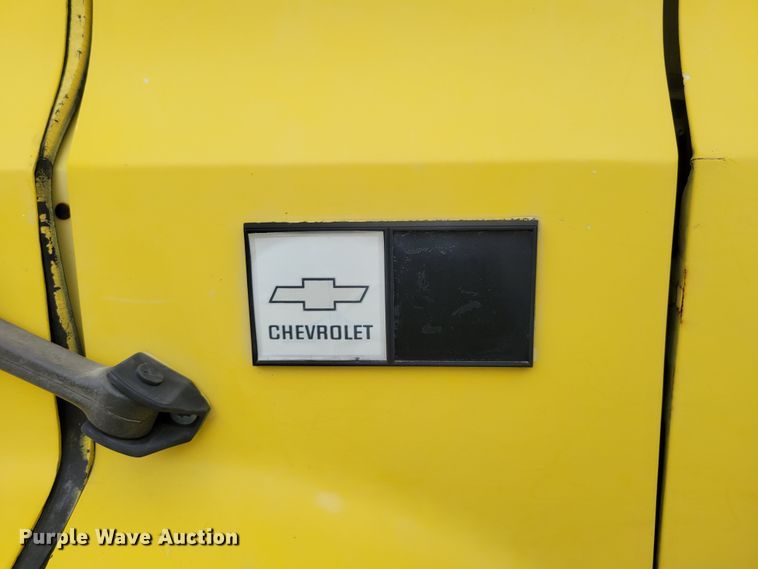 image for item DM2427 1987 Chevrolet C6500  bucket truck