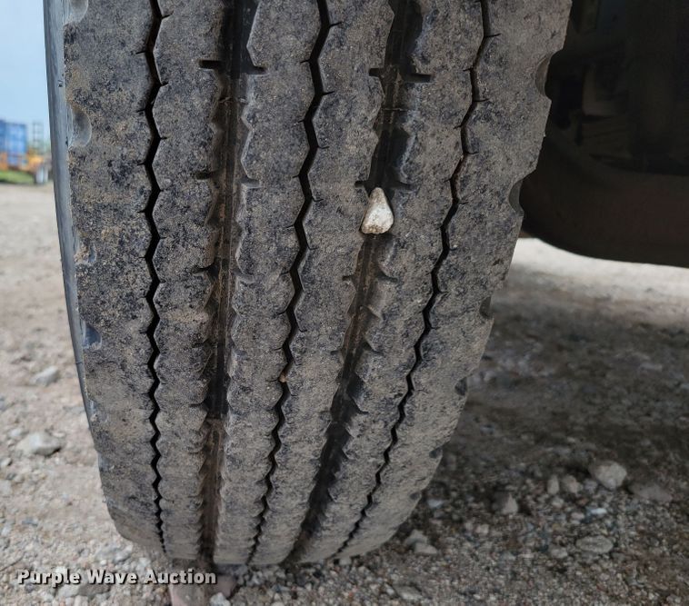 image for item DM2427 1987 Chevrolet C6500  bucket truck