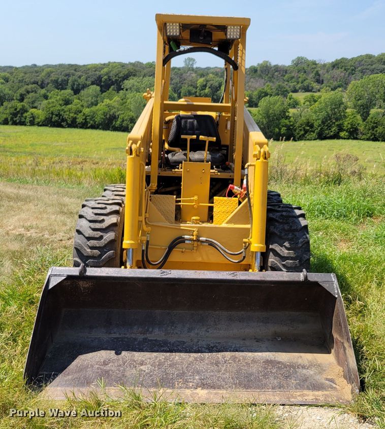 image for item DM2448 Hydra-mac 20C  skid steer loader