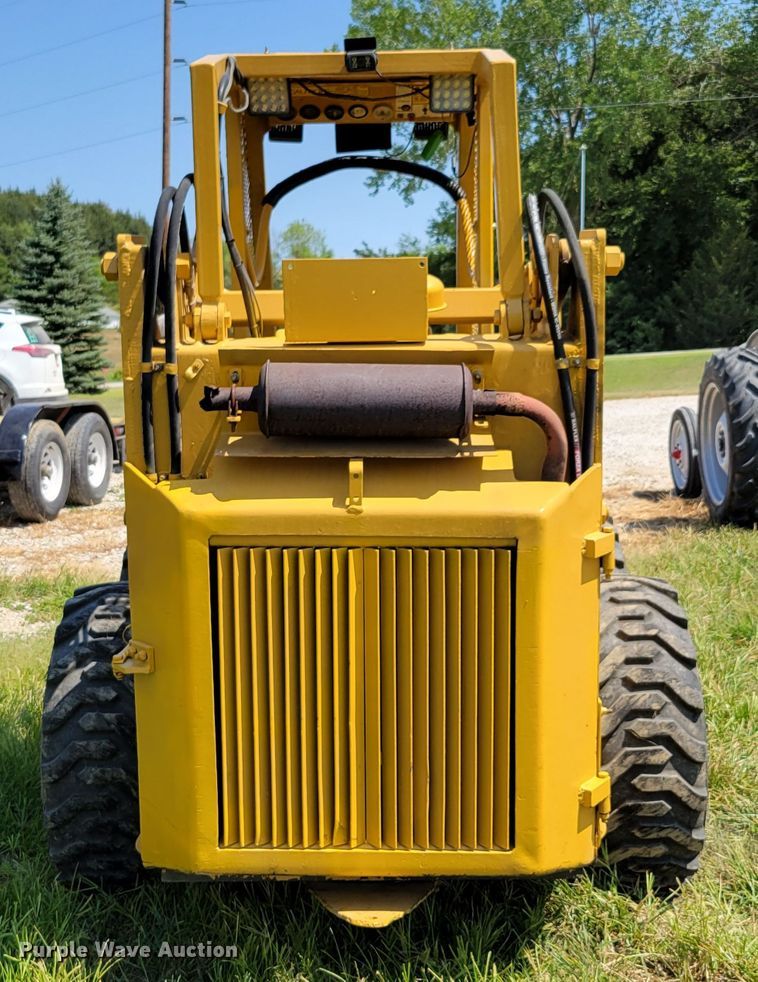Hydramac 20C skid steer loader in Woodbine, IA Item DM2448 sold
