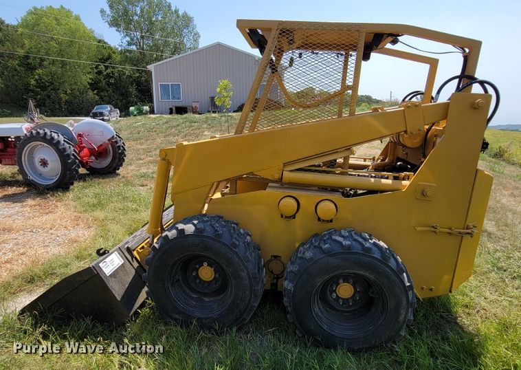 image for item DM2448 Hydra-mac 20C  skid steer loader