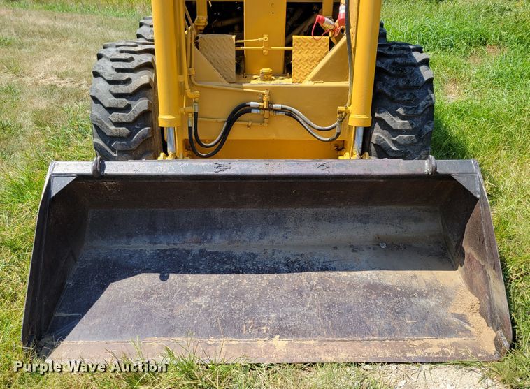 image for item DM2448 Hydra-mac 20C  skid steer loader